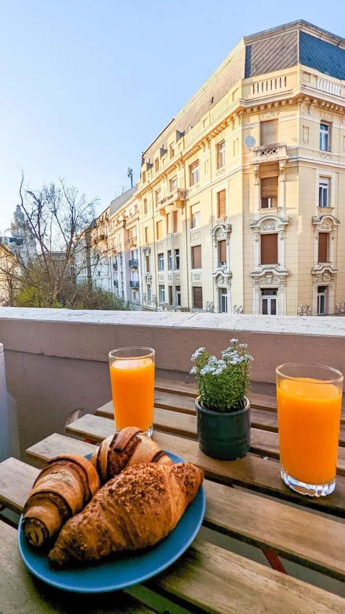 Image 3 of 120M2 LUXURY HOLLYWOOD CONDO -CINEMA -SAUNA -HOT TUB – Downtown BUDAPEST