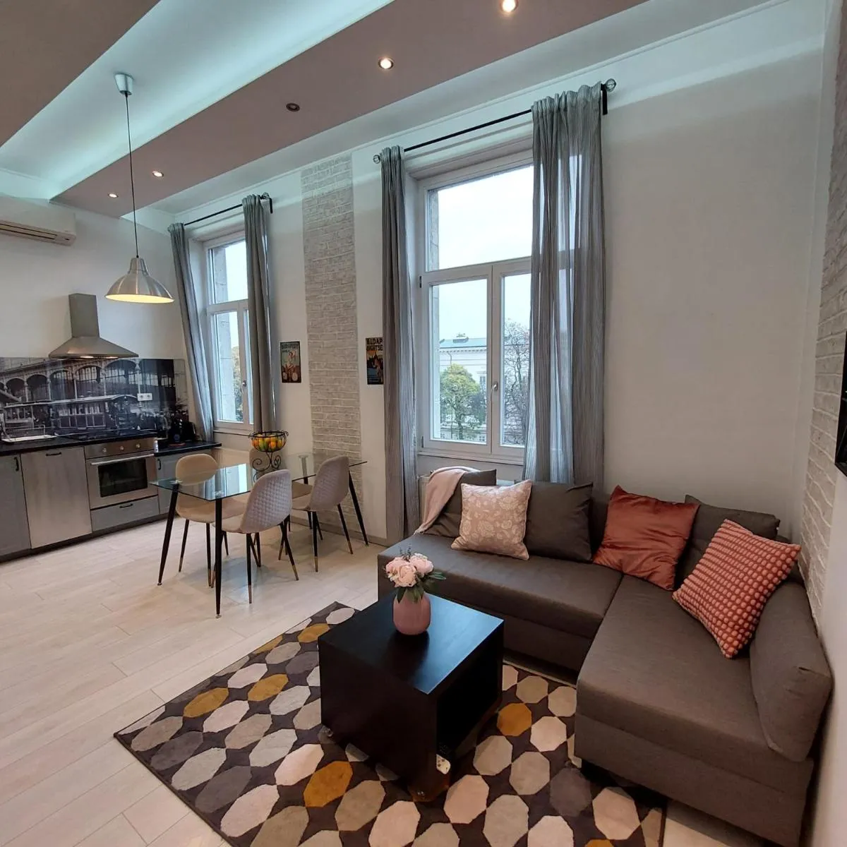 Image 6 of 2 separated apts in 1 price! Unique downtown views