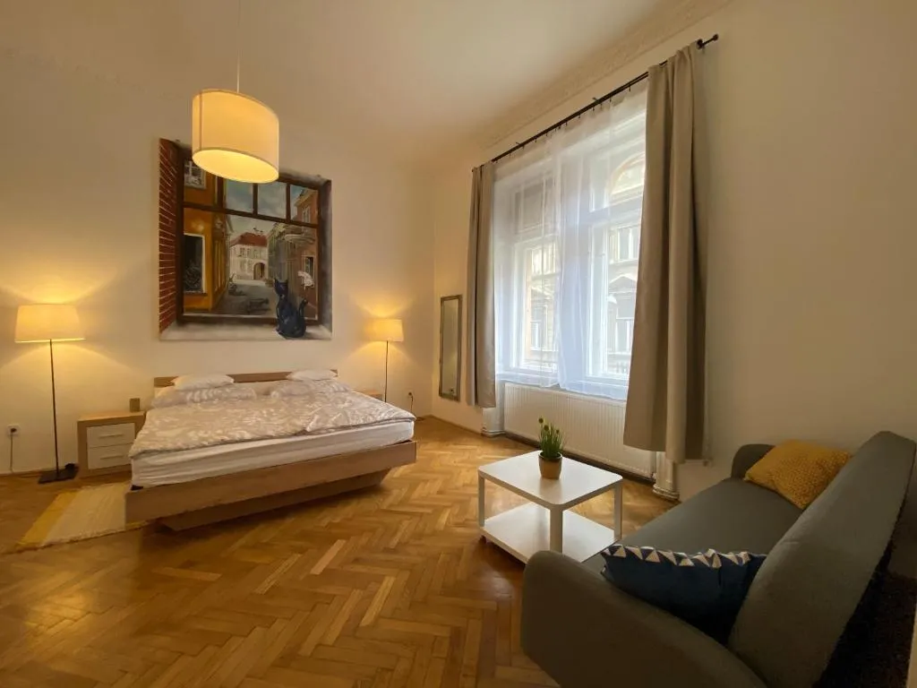 Image of 3 Bedrooms- Central Quarter Apartment