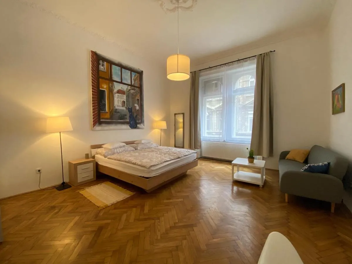 Image 1 of 3 Bedrooms- Central Quarter Apartment