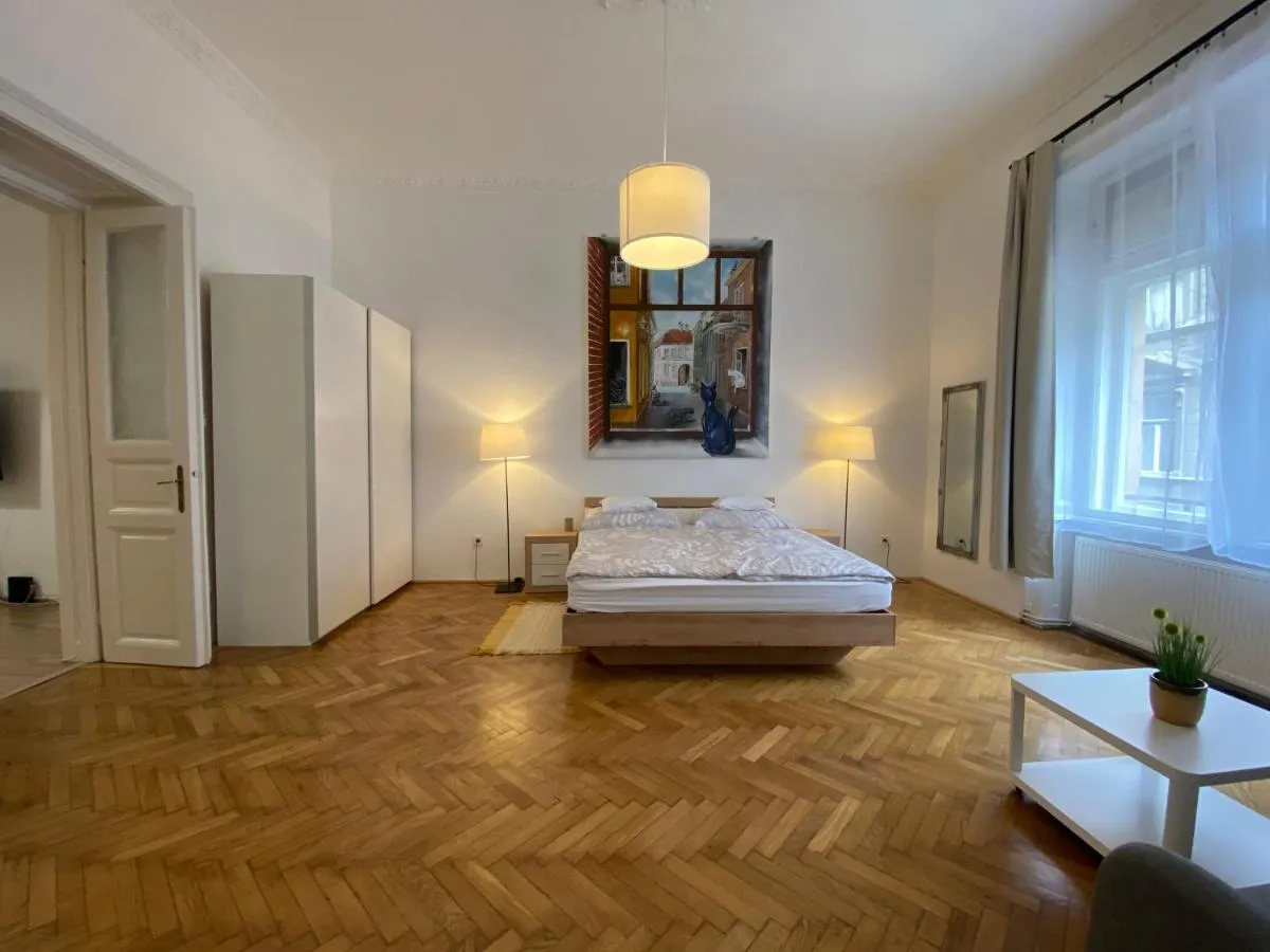 Image 2 of 3 Bedrooms- Central Quarter Apartment