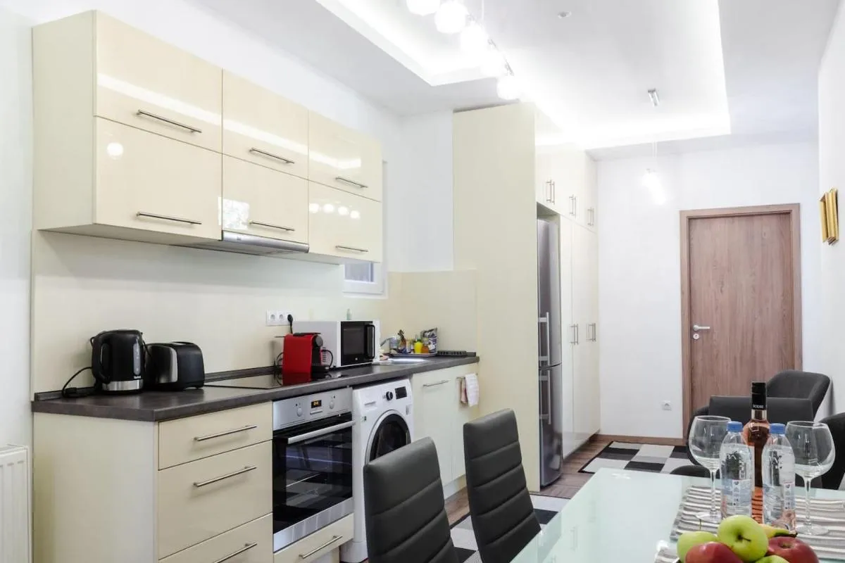 Image 6 of 3 En Suit bedroom flat in the main centre for 6ppl, 3BDR,3BTHR,AC