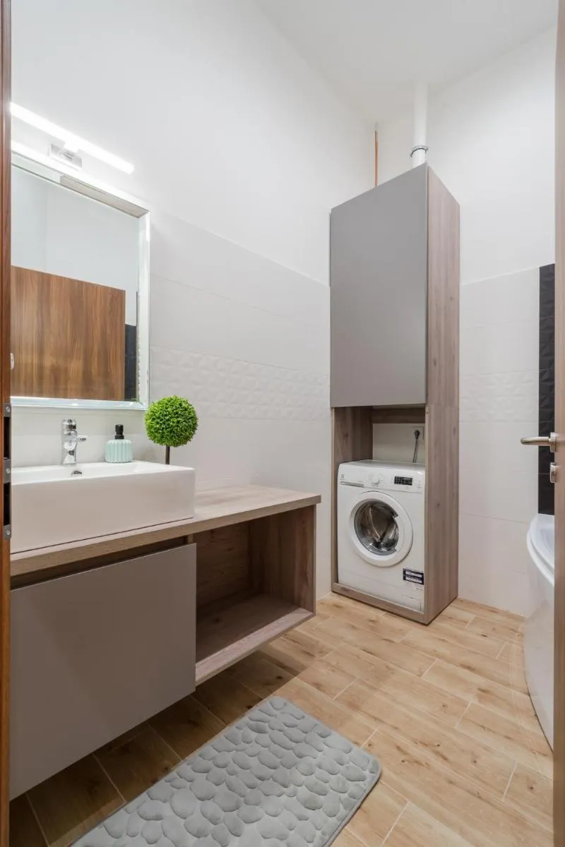 Image 3 of 3 bedrooms bright flat in the heart of the city FREE KIDS -FREE PARKING