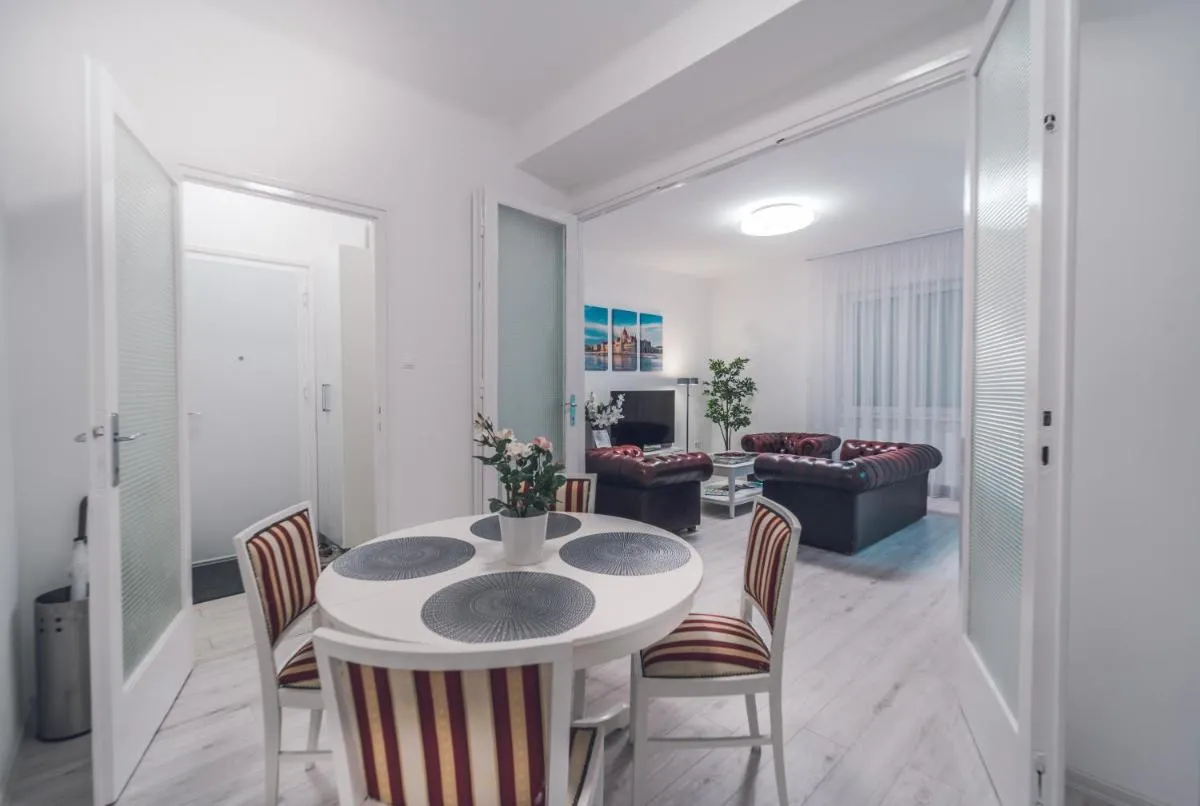 Image 2 of ABC Apartment
