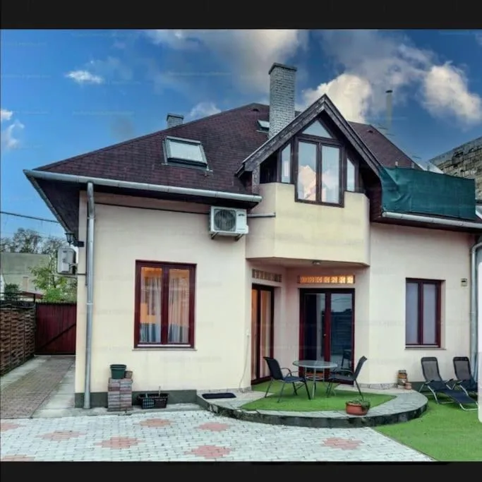 Image 6 of Achilles house