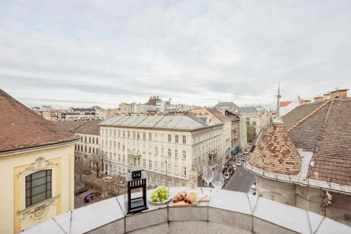 Image 1 of Amazing View Designer Home with Sauna and Jacuzzi 3 min to Opera House