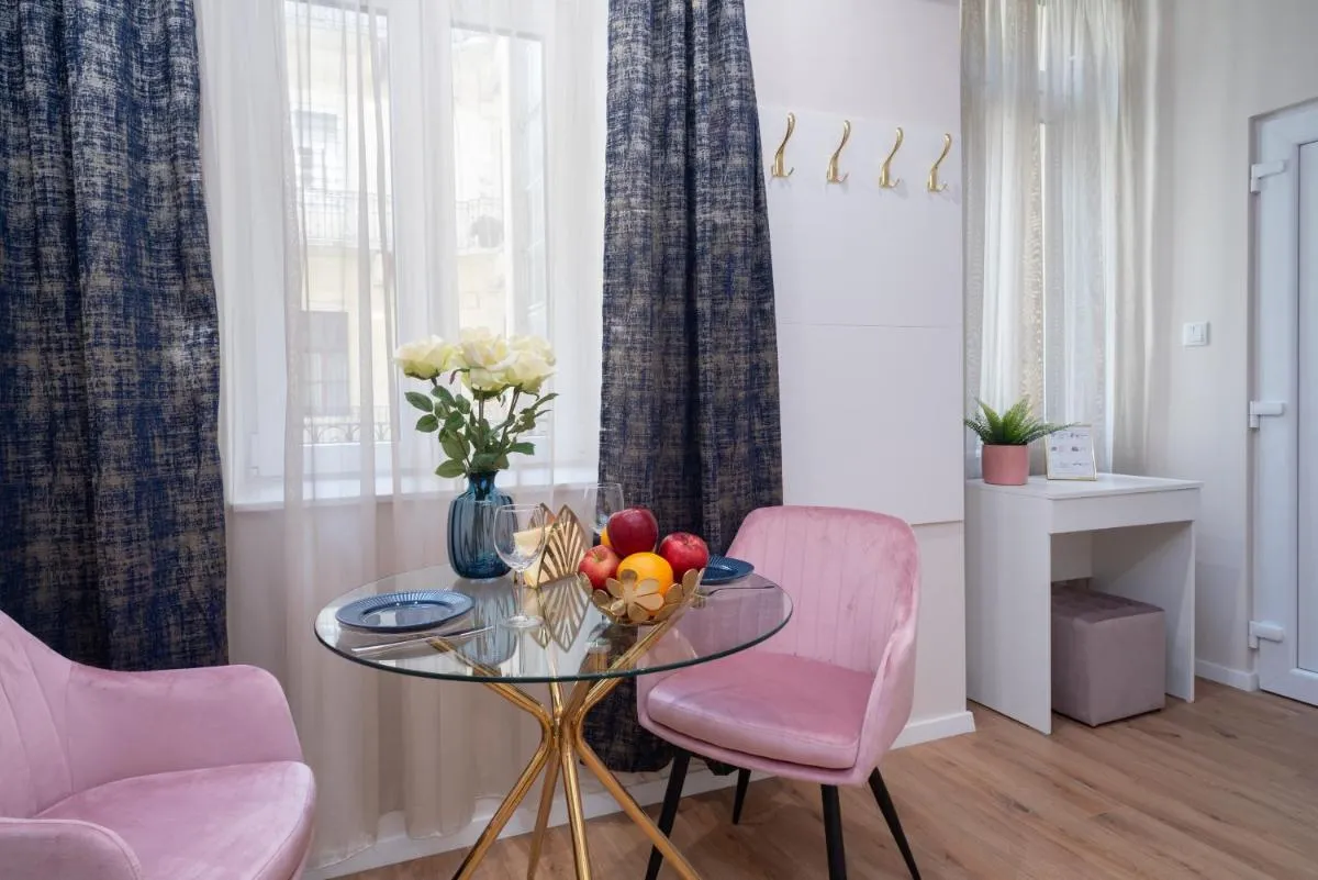 Image 2 of Amethyst Apartments – Acacia Studio