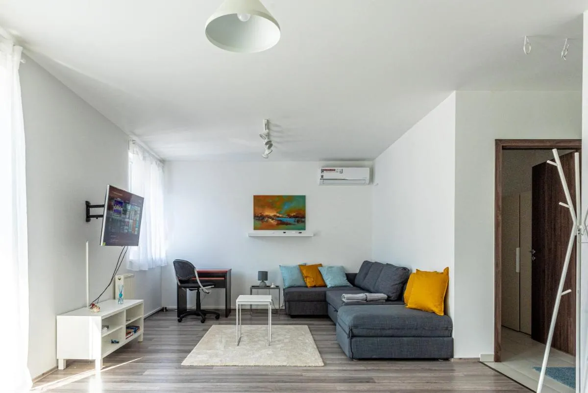 Image 4 of Amphora Luxury Apartment with FREE private Parking and cozy Balcony