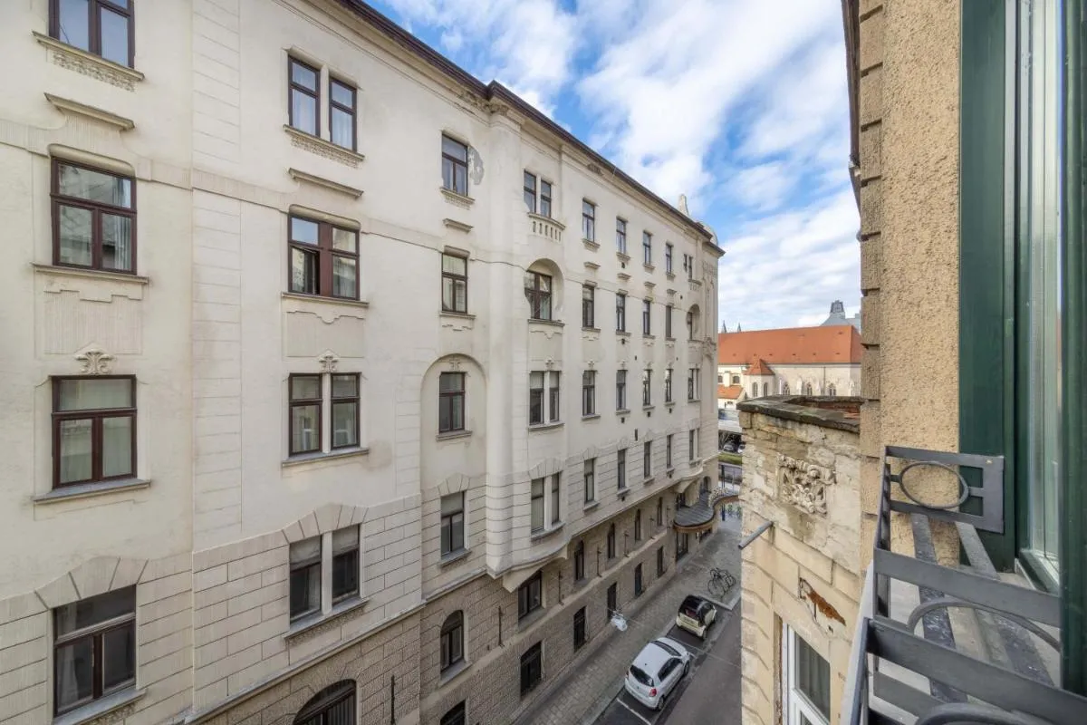 Image 5 of Anastasia 2 bedrooms apartment on Váci utca