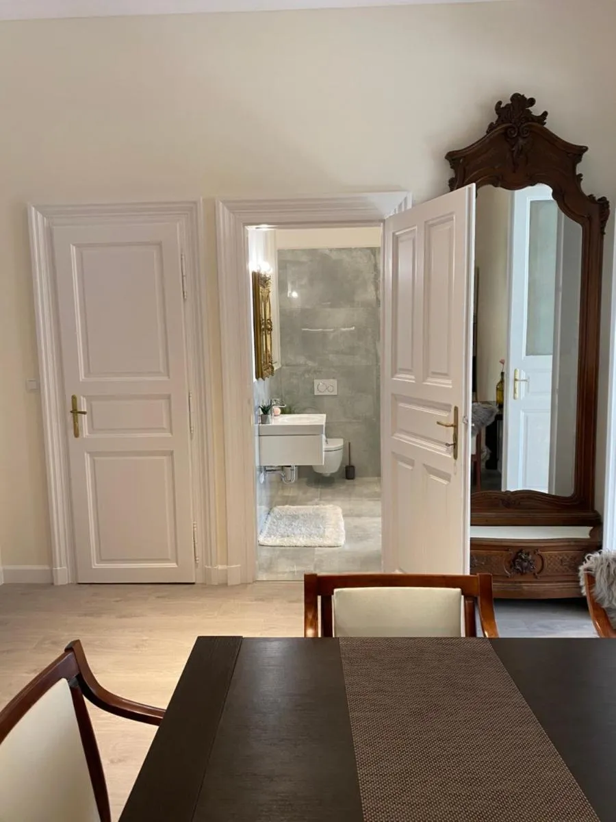 Image 6 of B16 Gellert Apartment Budapest