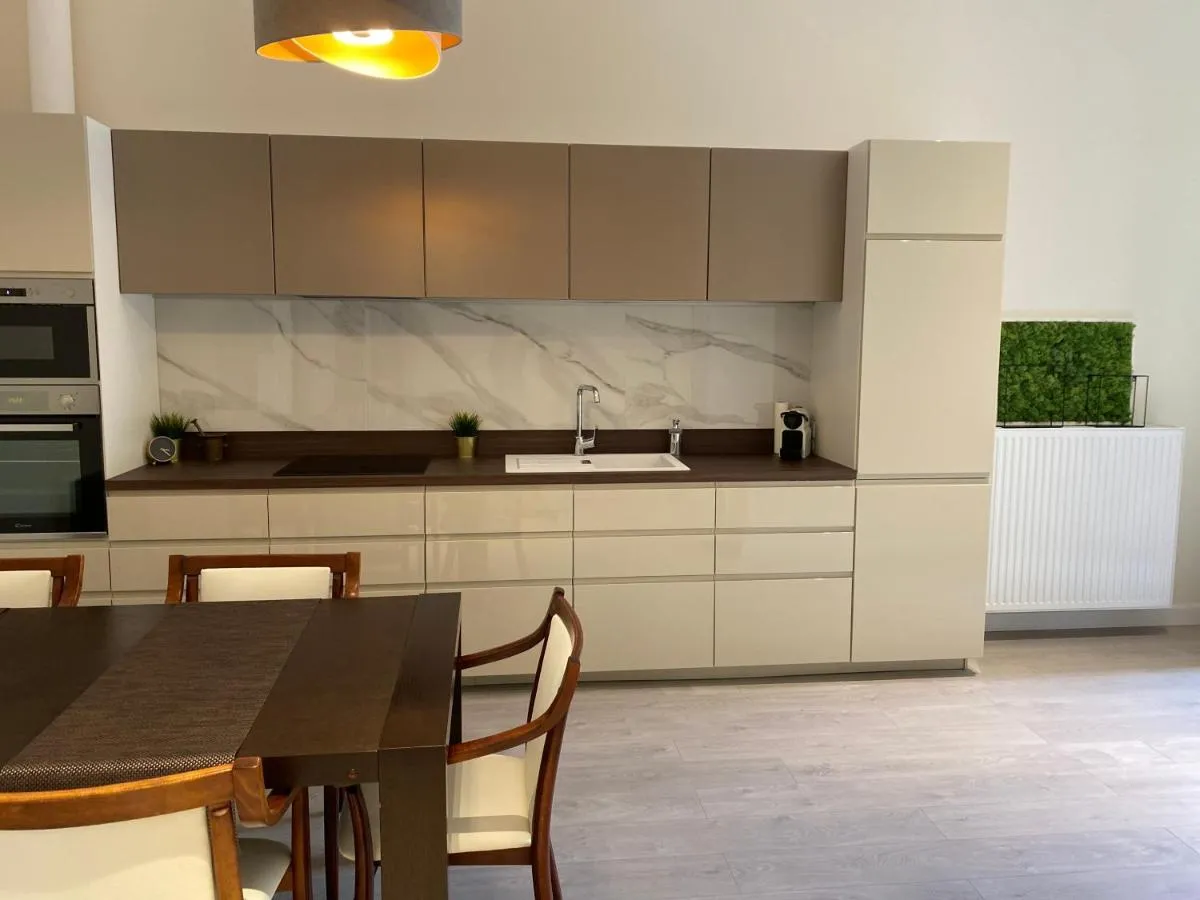 Image 3 of B16 Gellert Apartment Budapest