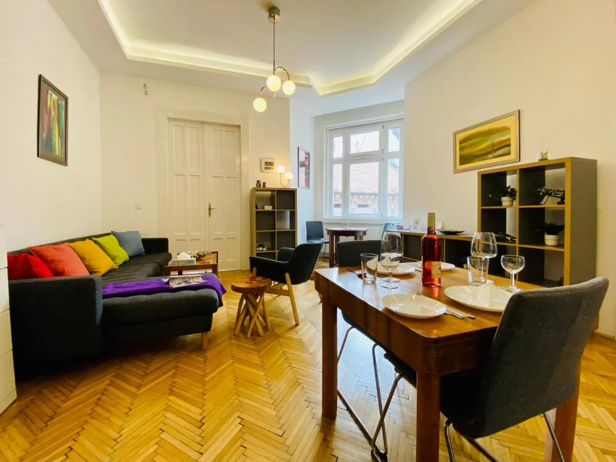 Image 3 of BP Sky – Spacious four bedroom in central Budapest