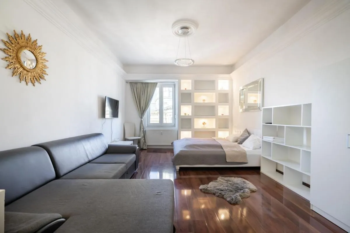 Image 1 of Basilica and Castle Luxury Suite, Free parking RESERVATION NEEDED
