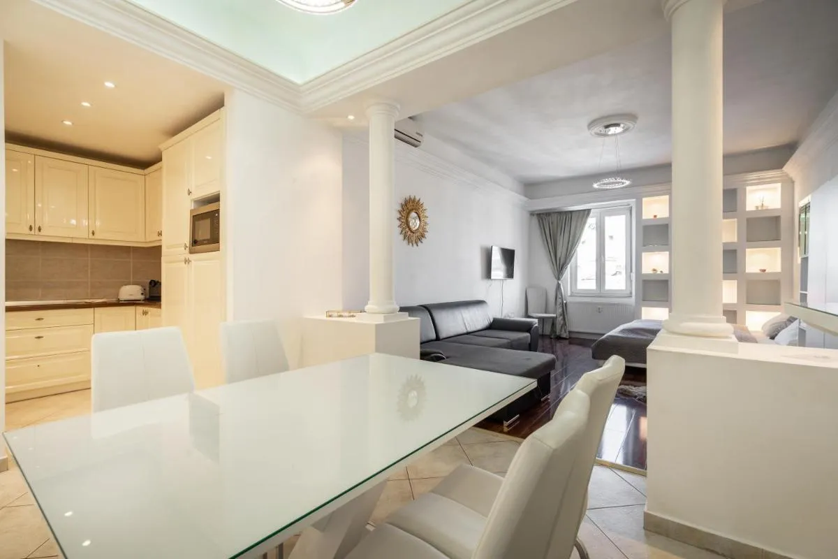Image 3 of Basilica and Castle Luxury Suite, Free parking RESERVATION NEEDED