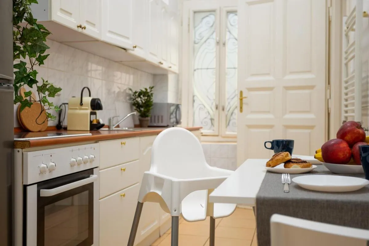 Image 3 of Beautiful large F27 apartman