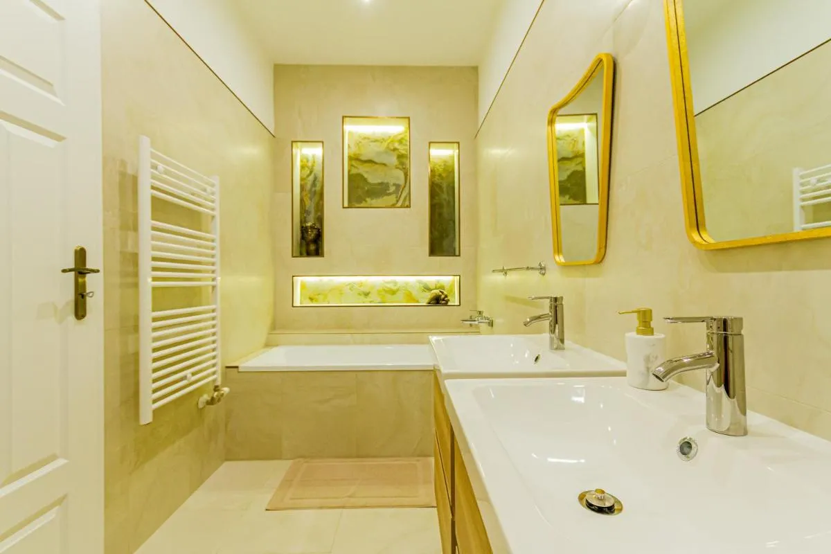 Image 2 of Bengt Apartment Kiraly Str. Luxury Suite