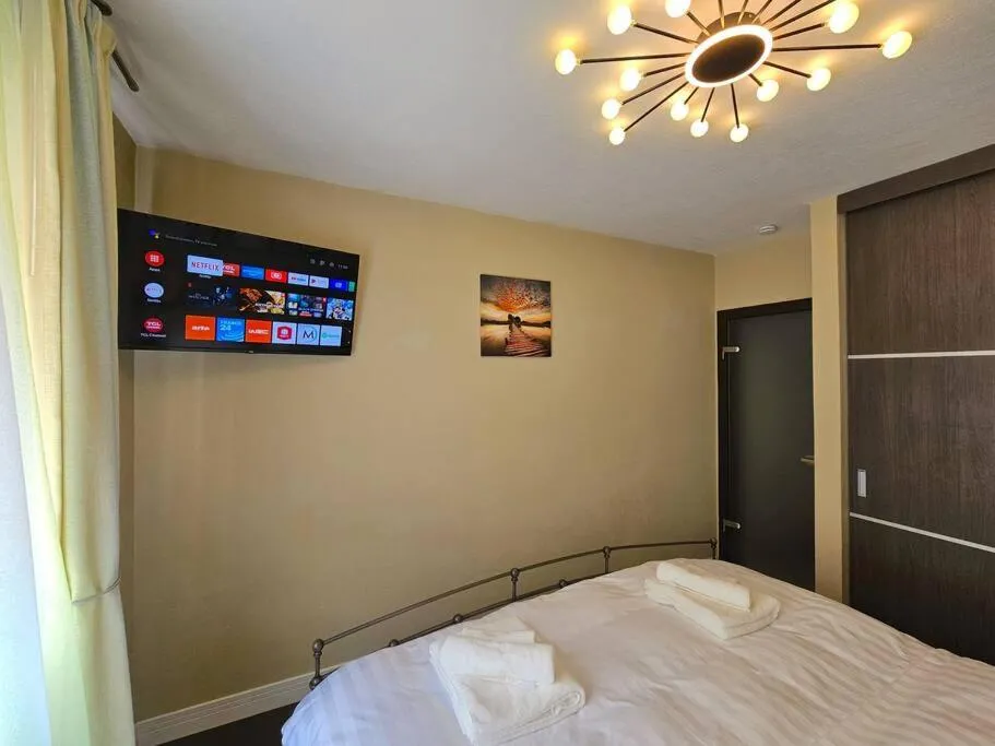 Image 4 of Berzenczey apartment