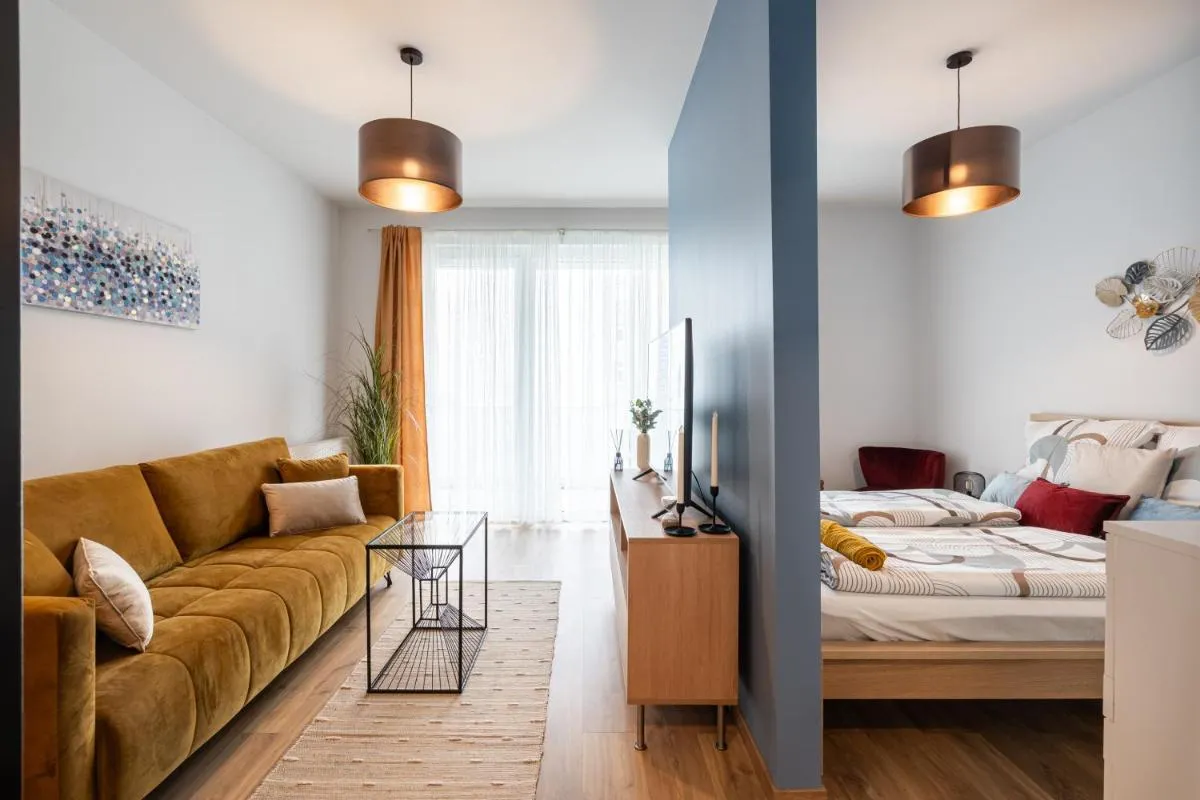 Image 1 of Blooming Budapest Apartment with free underground parking