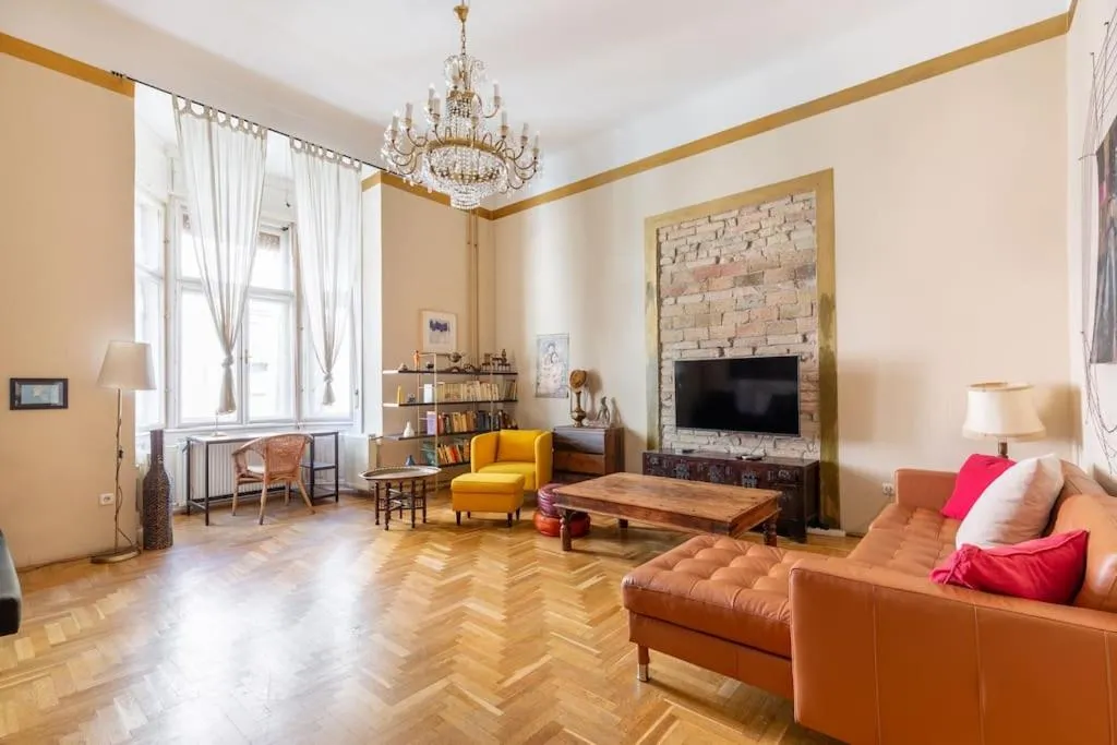 Image 4 of Bourgeois Bohème Apt. 88 m² City Center