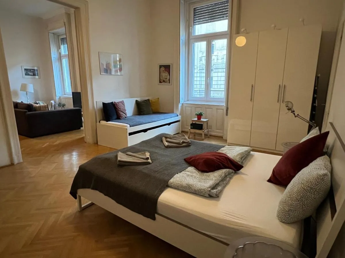 Image 1 of Bourgeois Elegance in the heart of Budapest