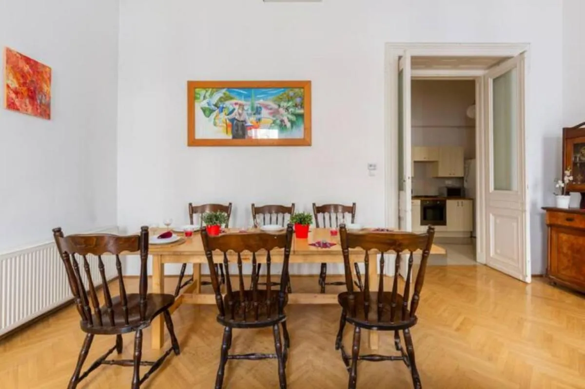 Image 3 of Bourgeois Elegance in the heart of Budapest