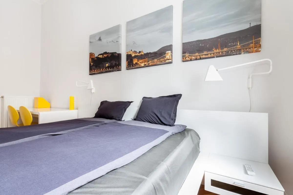 Image 6 of BpR Sophisticated Astoria Suite with Balcony