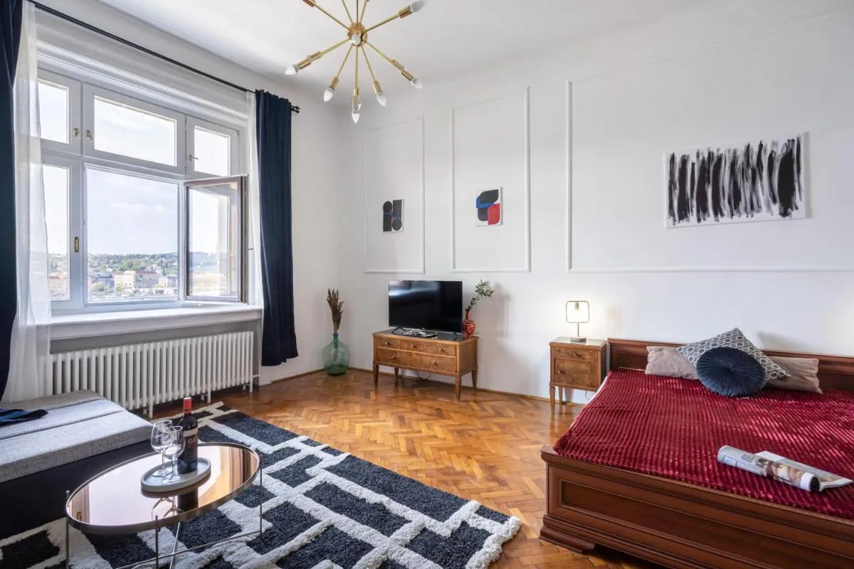 Image 6 of BpR Stollár Apartment, Danube View