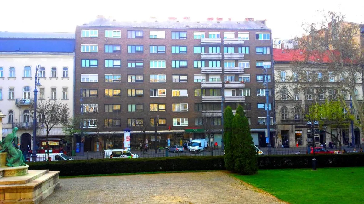 Image 5 of Brand new apartment in the center