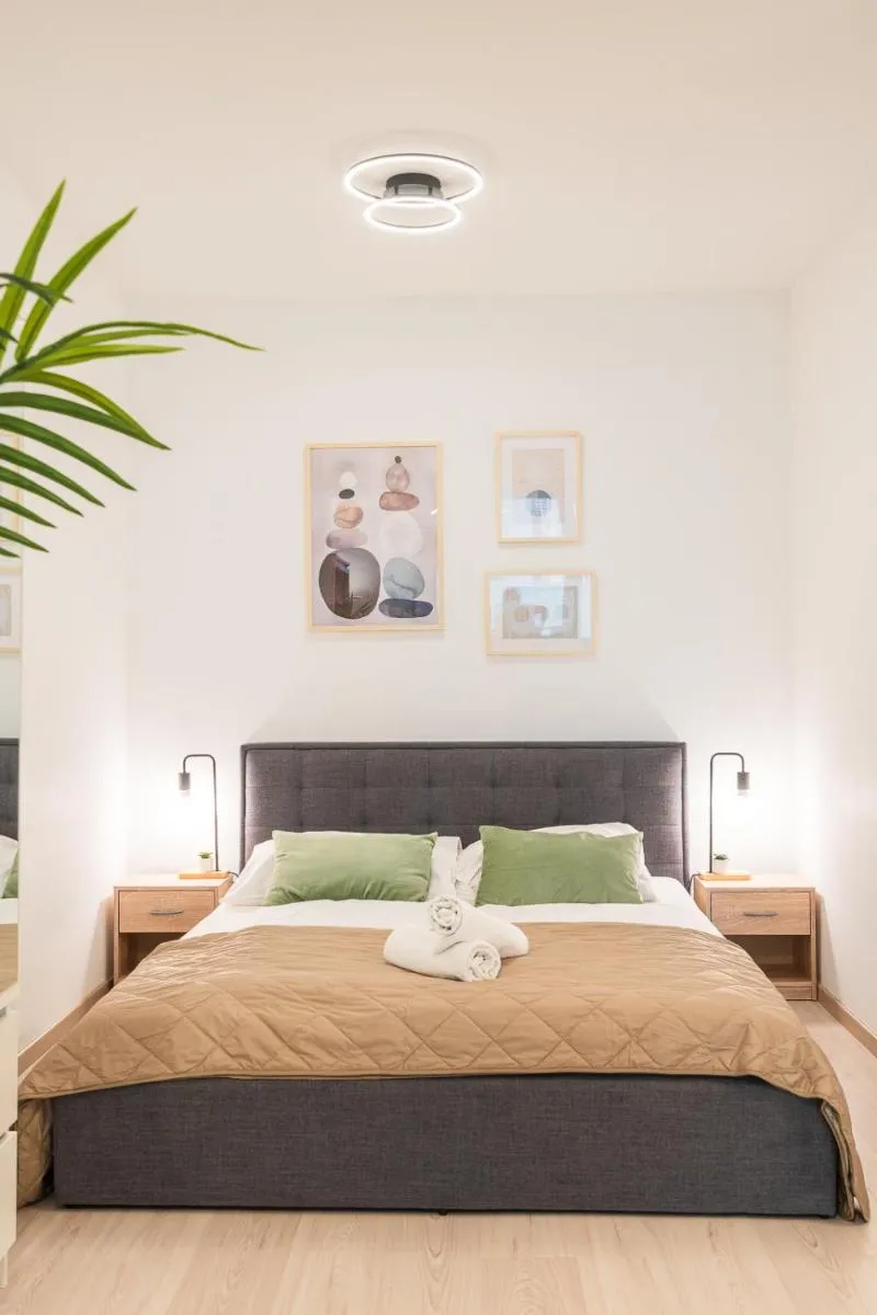 Image 5 of Brand new apartment with a terrace next to New York Cafe