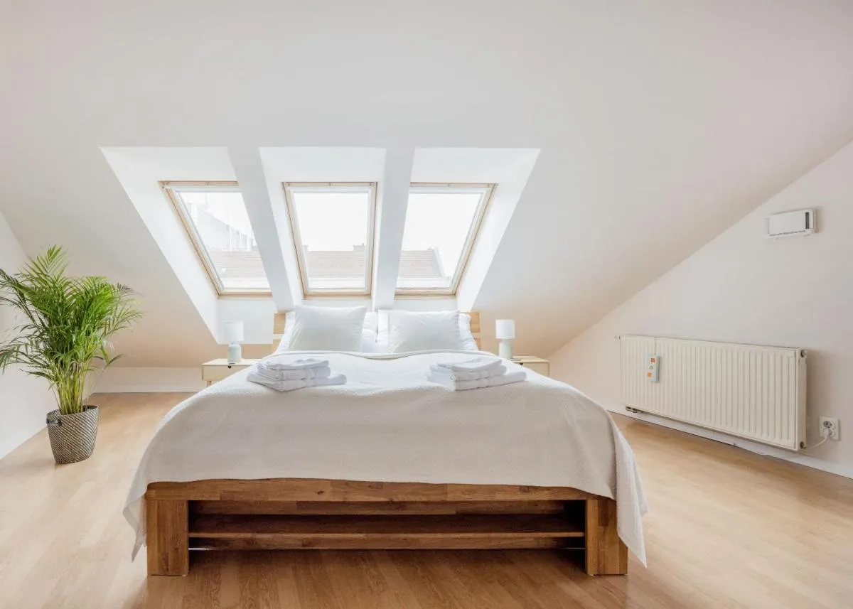 Image 3 of Bright and Spacious Penthouse w/ Terrace & Parking