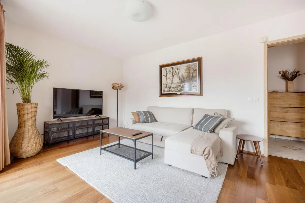 Image 5 of Bright and Spacious Penthouse w/ Terrace & Parking
