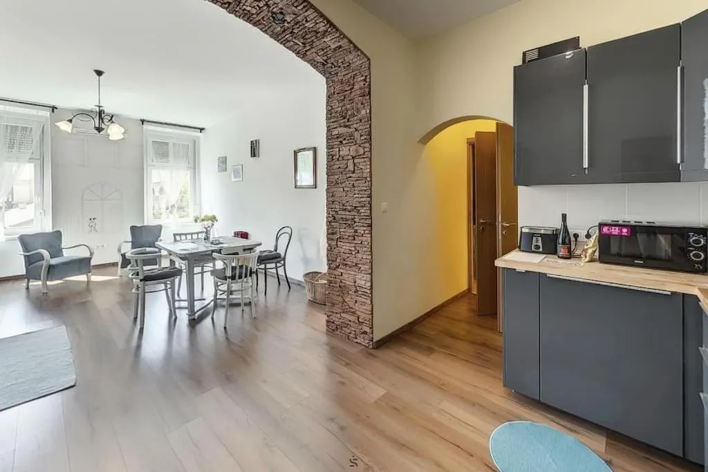 Image 3 of Bright sunny apt at Keleti station,near citycenter