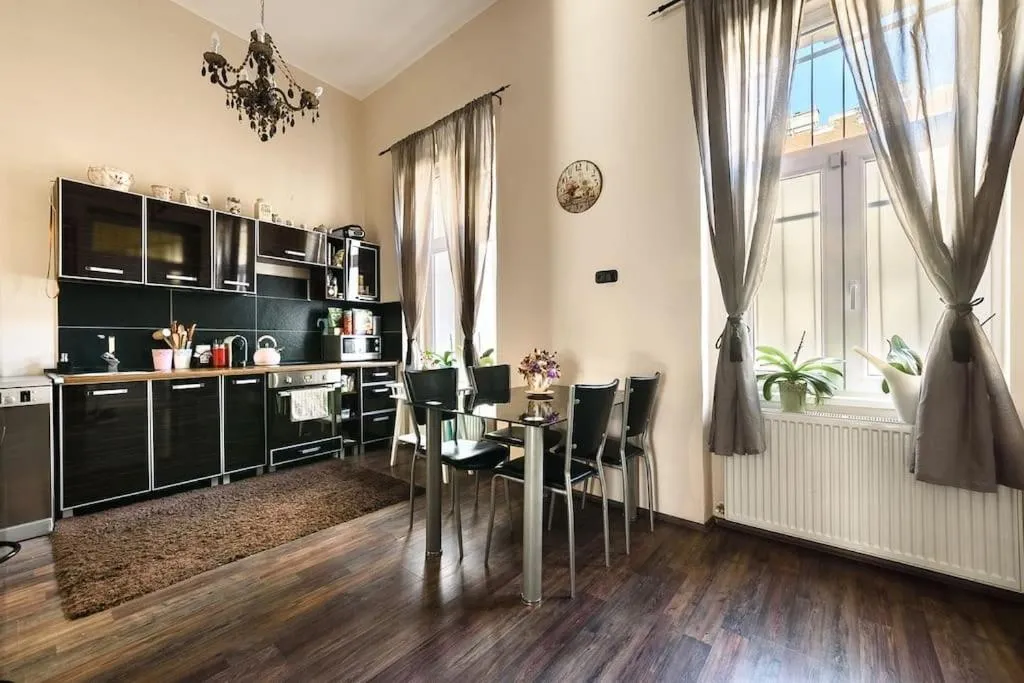Image 3 of Brill Apartment