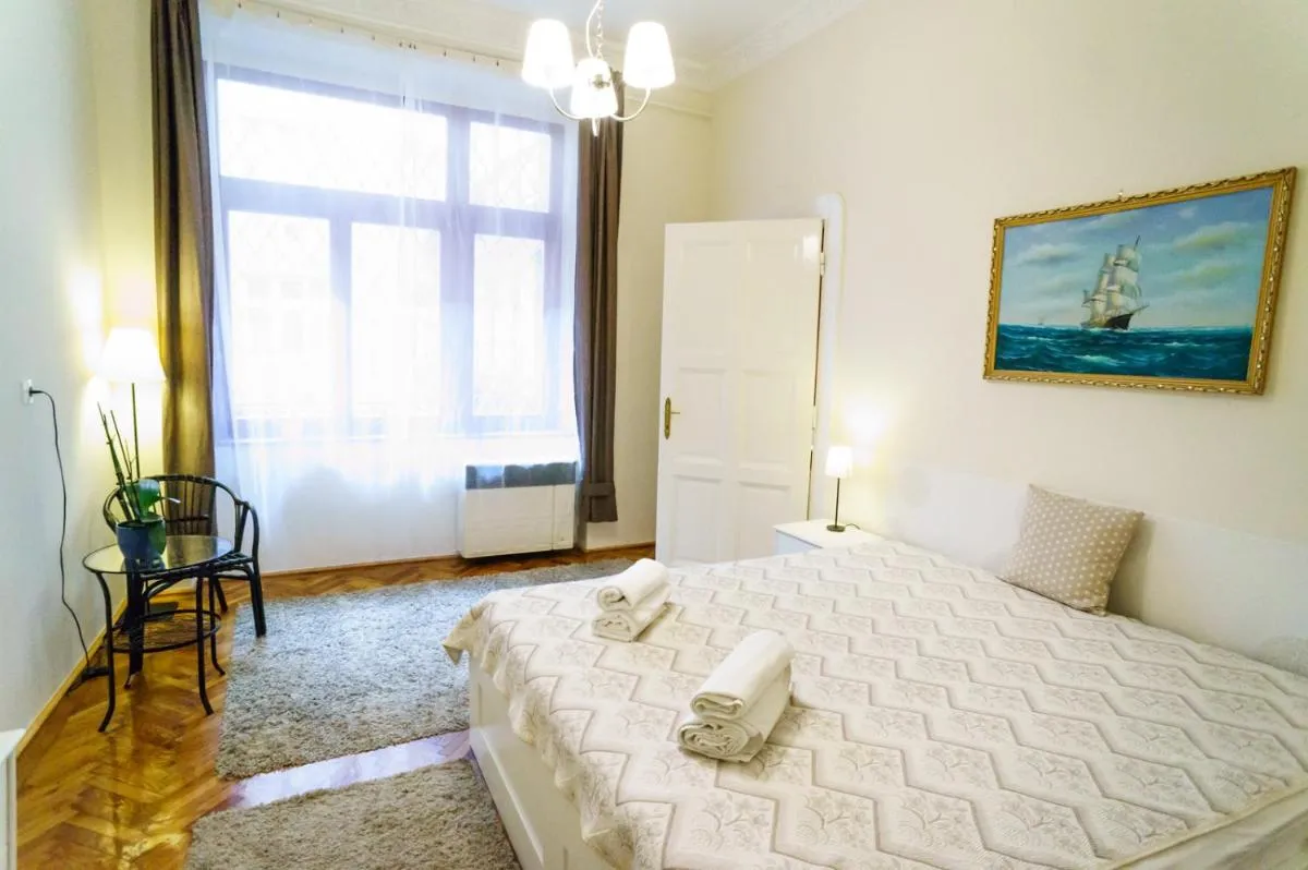 Image 6 of Budapest Kingdom Apartment CENTRAL & CAR PARKING ON-SITE & AIRCON & QUIET & FAMILY FRIENDLY