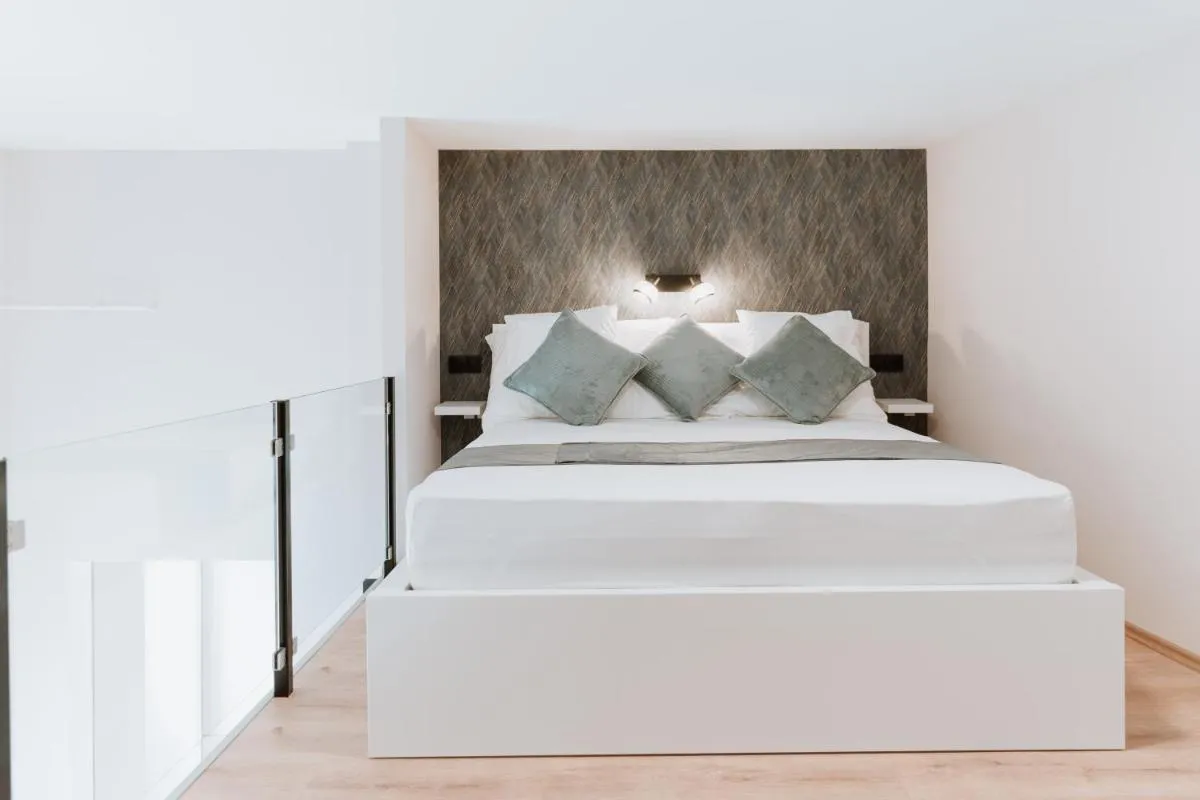 Image 6 of Budapest Perla Luxory 1.
