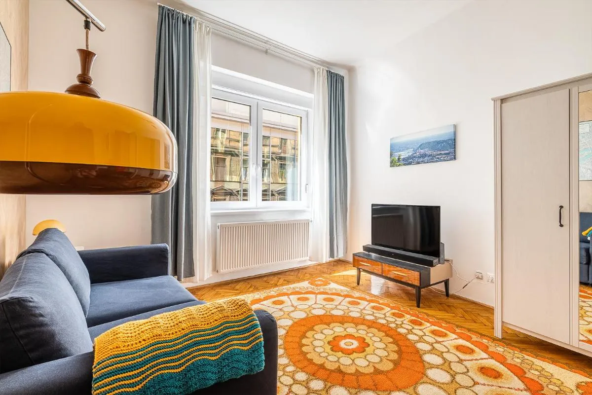 Image 2 of Budapest Then & Now Apartment
