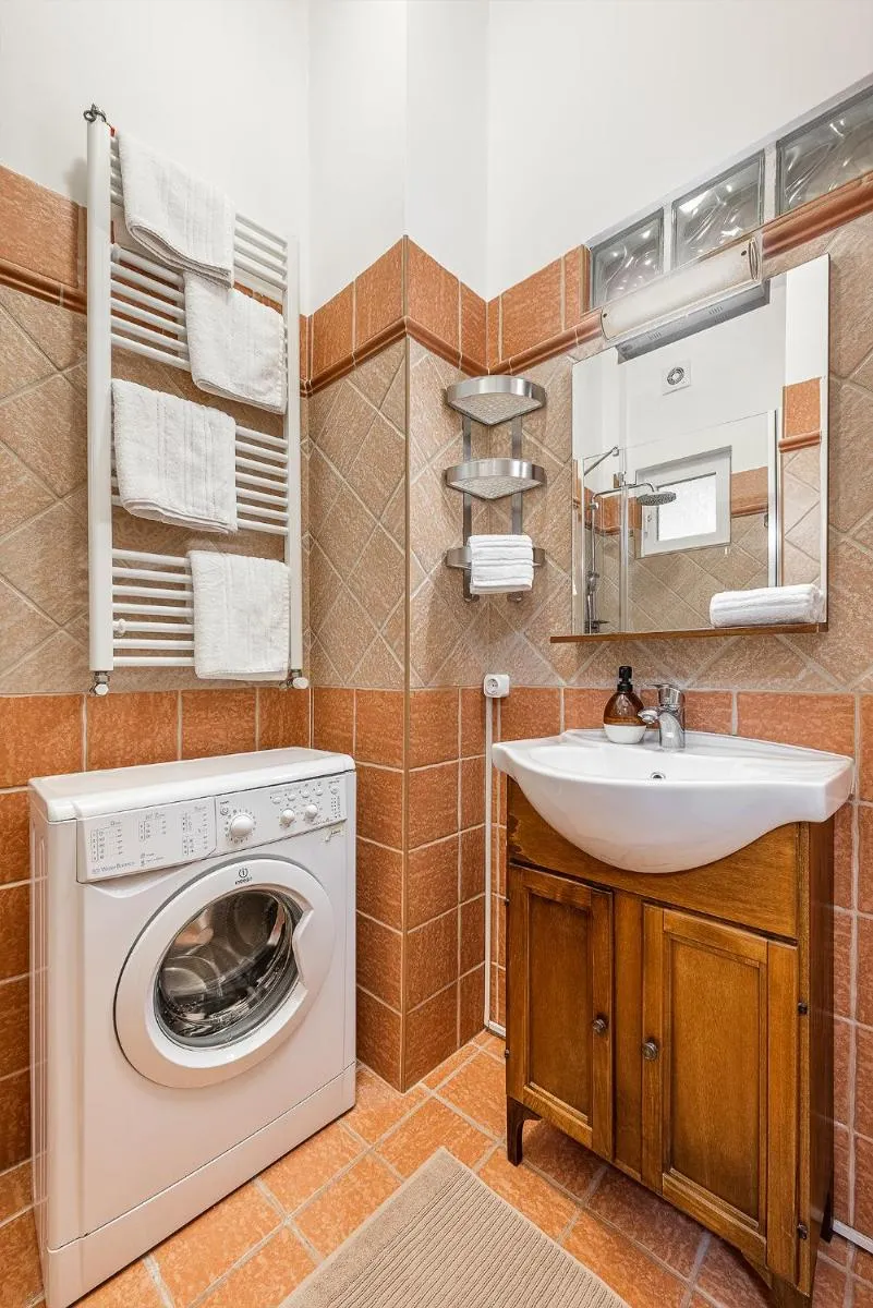 Image 4 of Budapest Then & Now Apartment