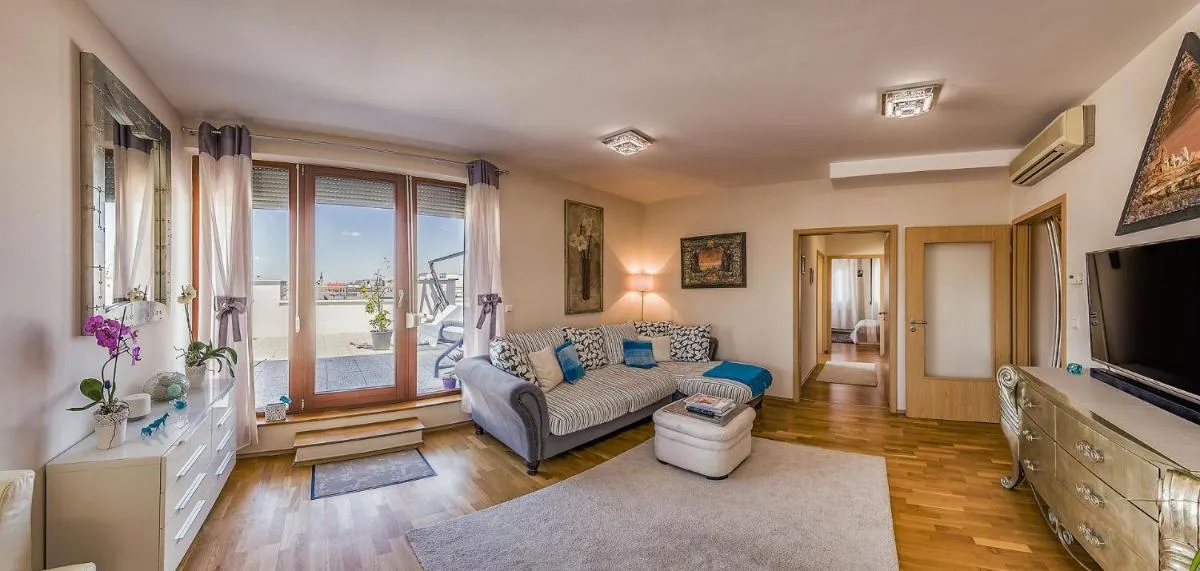 Image 3 of Budapest Top Apartment with Private 90 sqm Rooftop, Free Parking and Air Condition