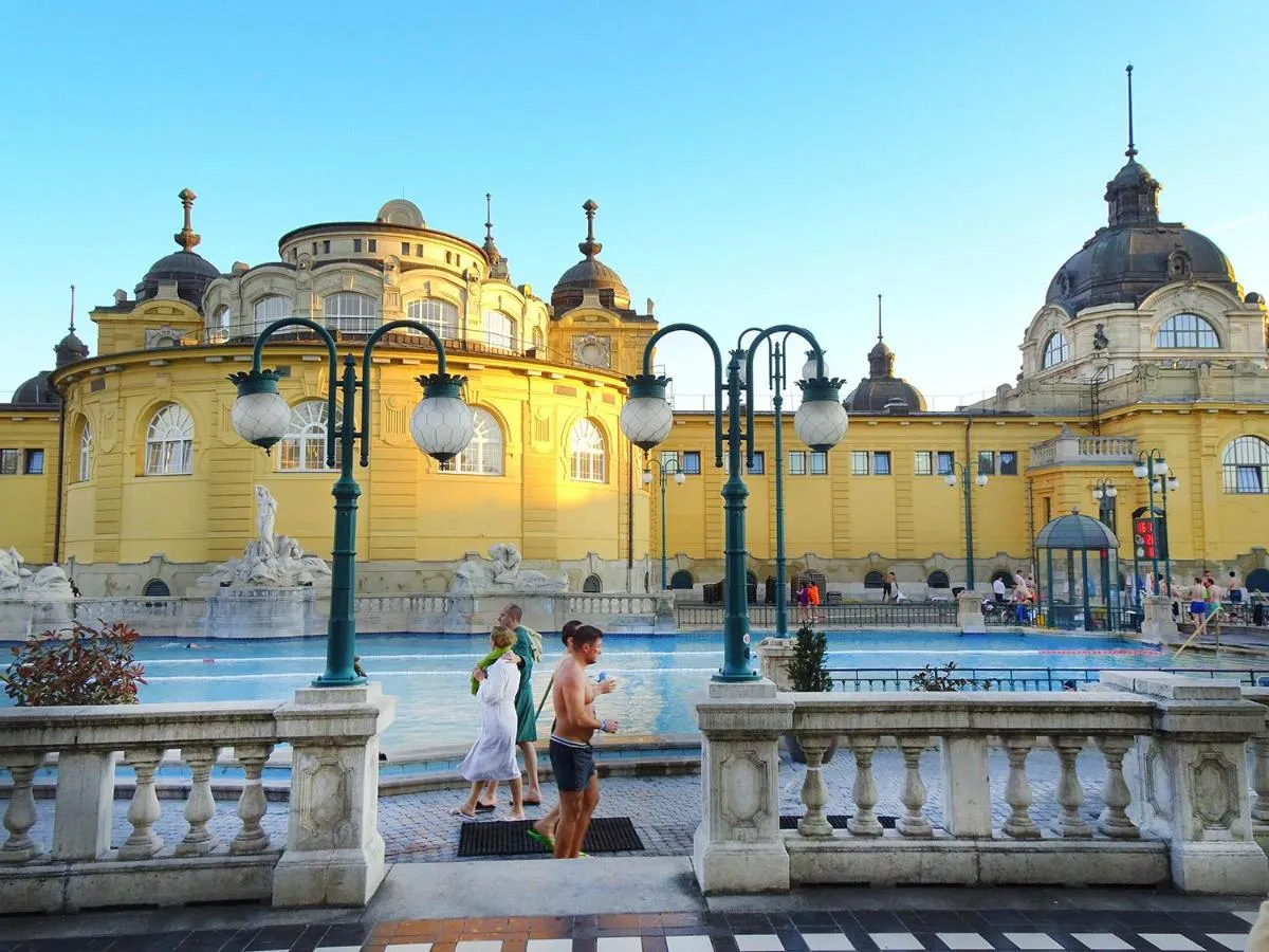 Image 3 of Budapest beauty