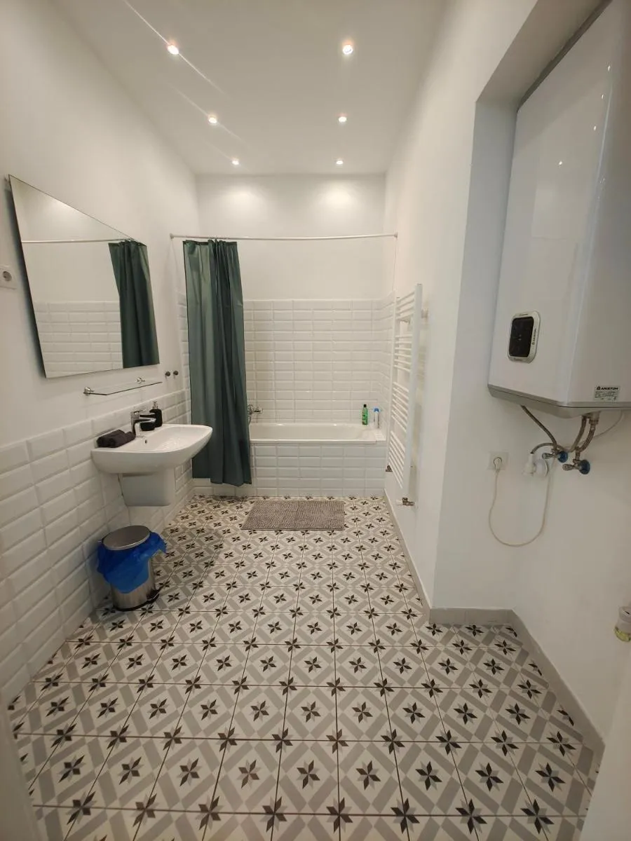 Image 3 of CITY CENTER 1, cozy 2br in the city center!