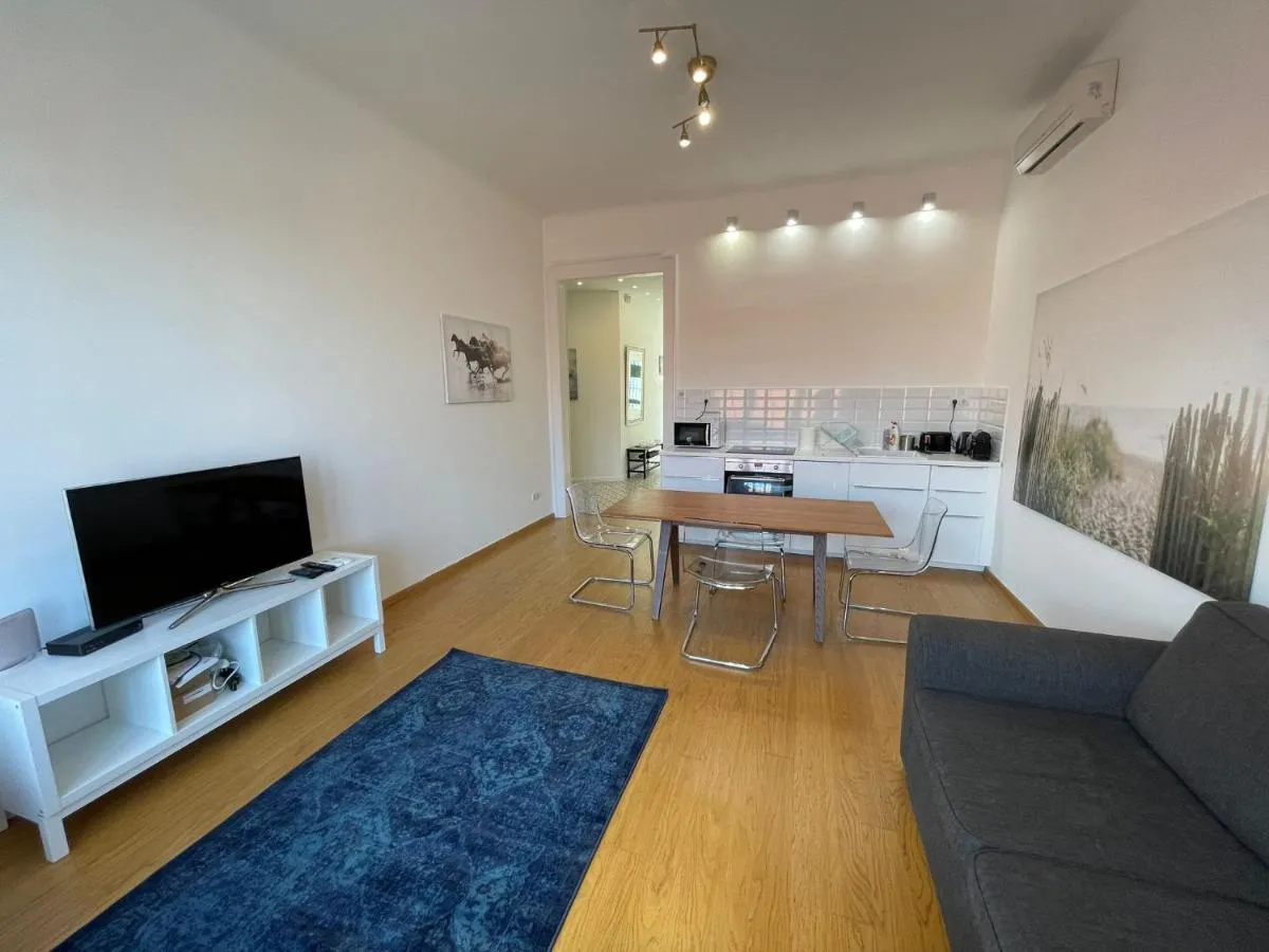 Image 2 of CITY CENTER 1, cozy 2br in the city center!