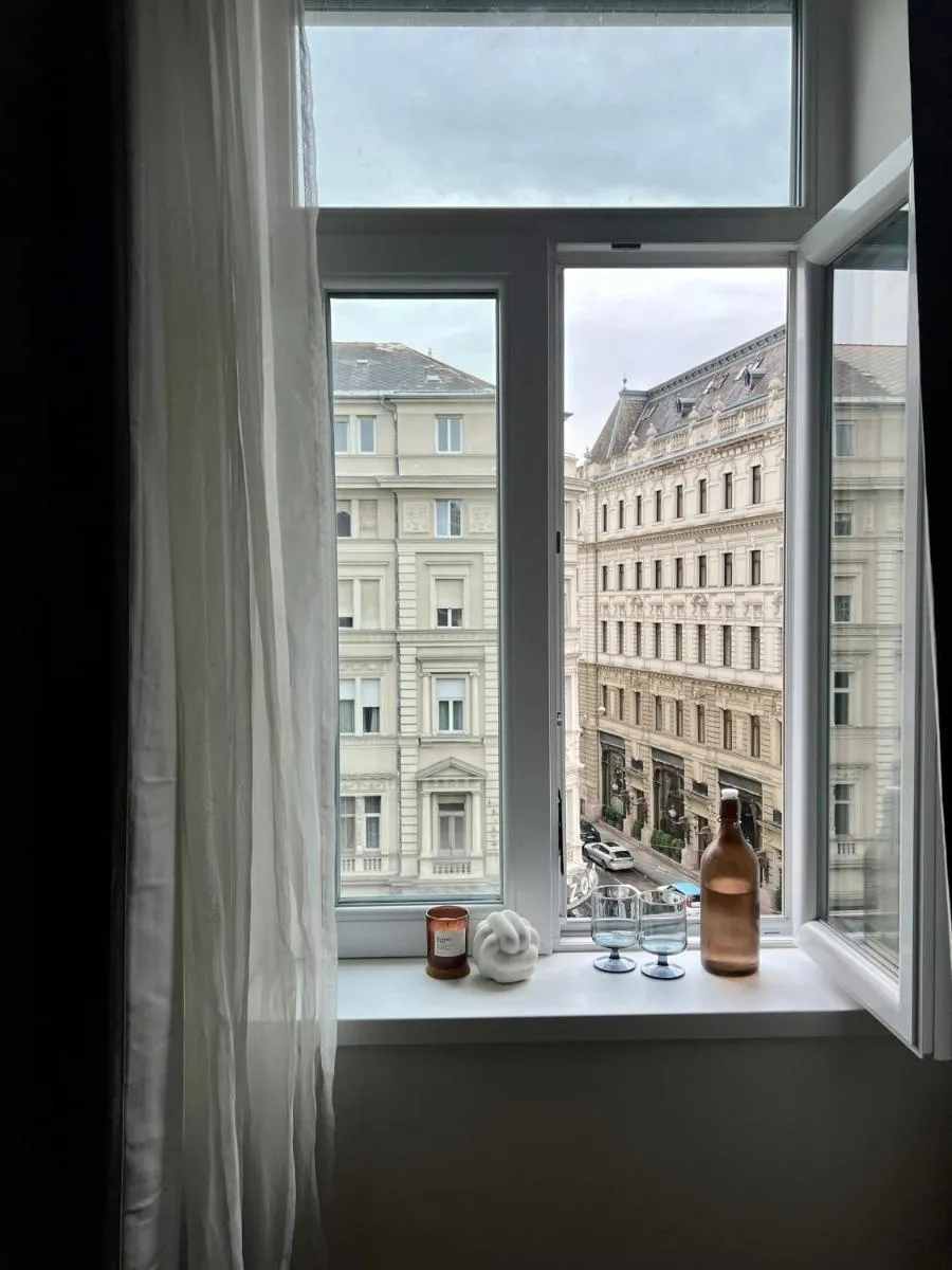 Image 6 of CasaDeco Budapest Apt-Stunning New York Cafe View