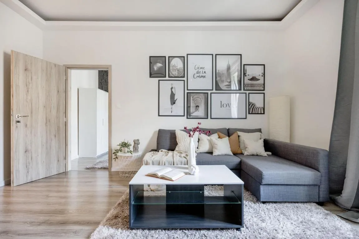 Image of CasaDeco Budapest Apt-Stunning New York Cafe View