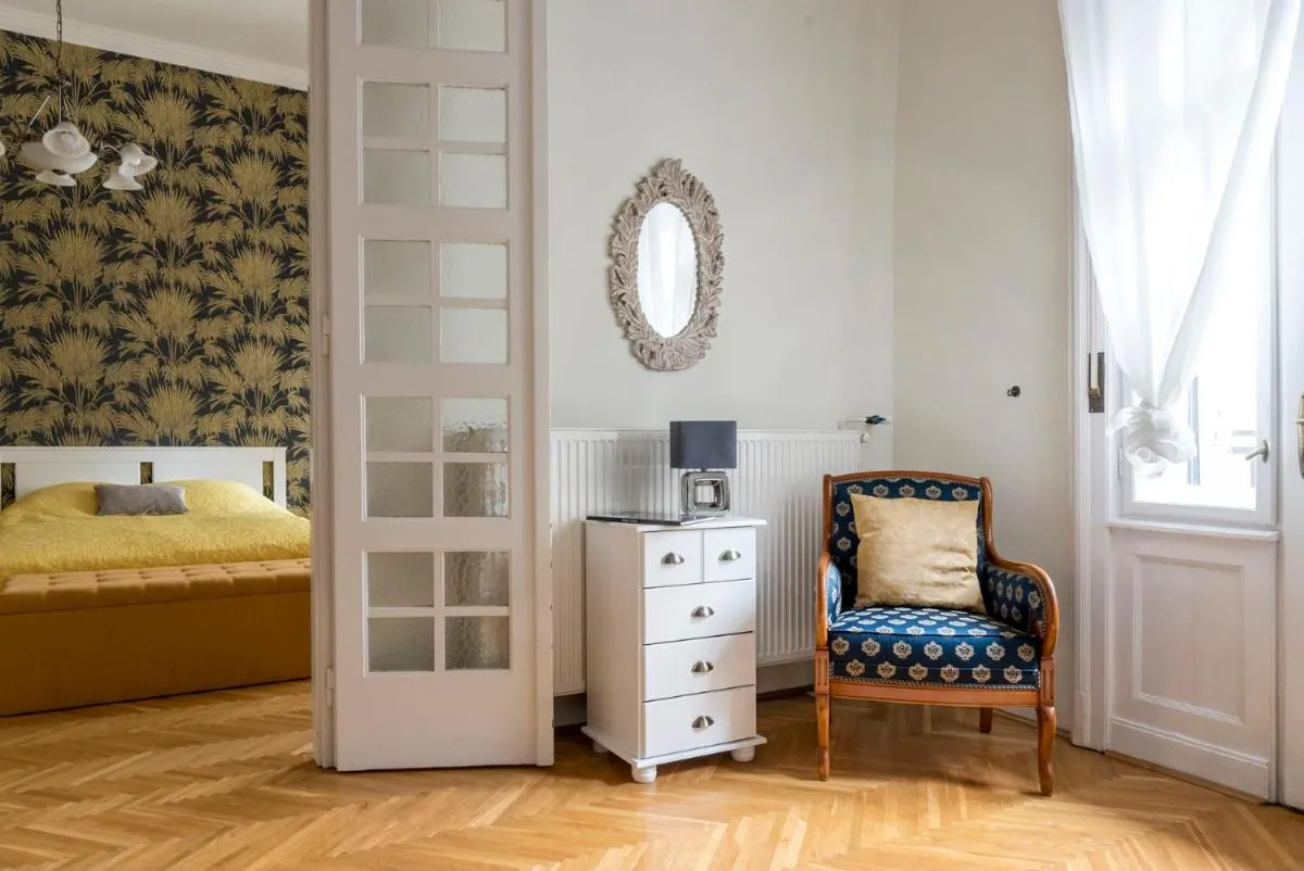 Image 2 of Central Apartman