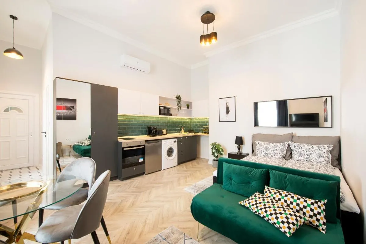 Image 3 of Central Exclusive Apartments (Z44)