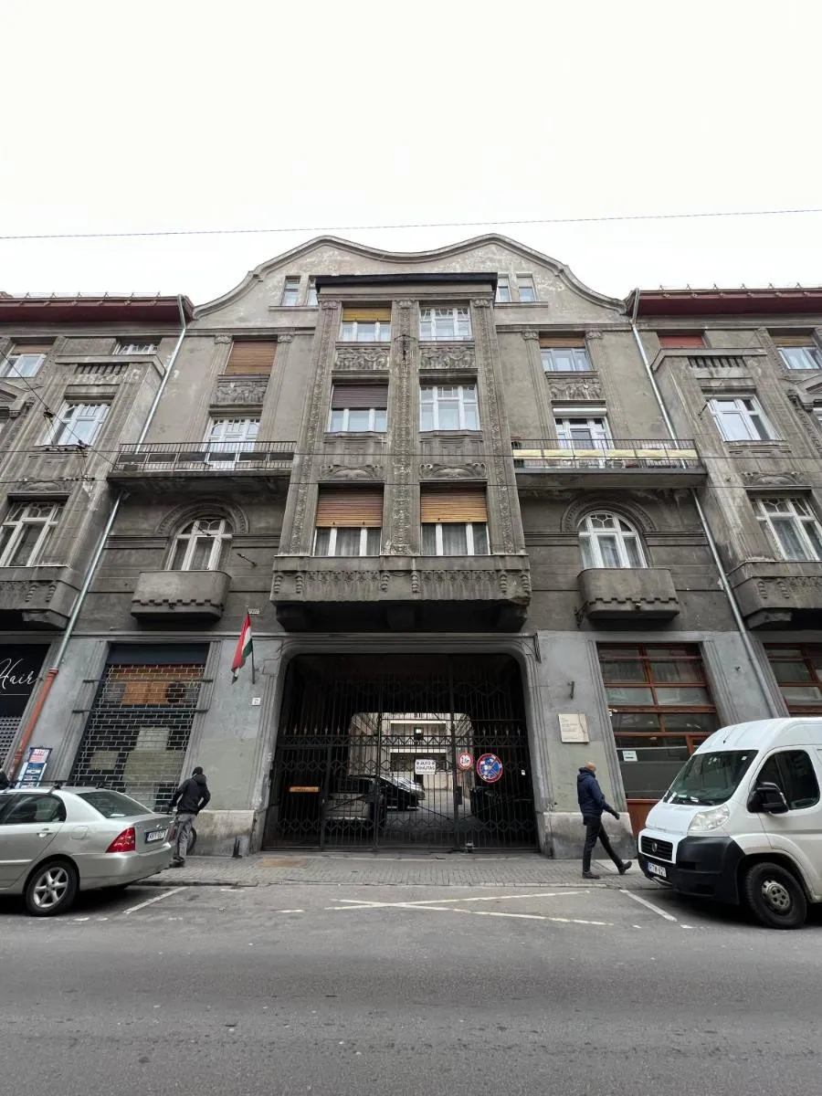 Image 5 of Central Quentin Home with Sauna next to the New York Café