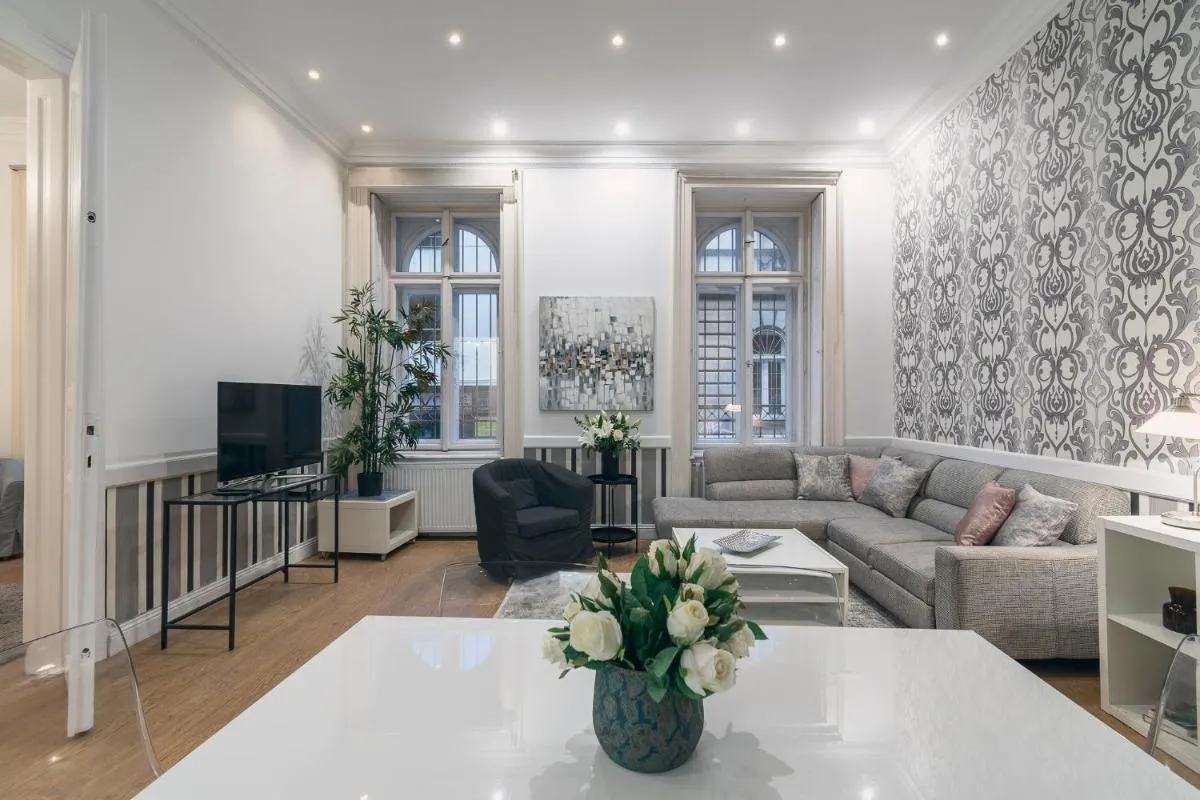 Image 4 of Central Ruin bar 2 bedroom 1.5 bath Apt. Sleeps 6