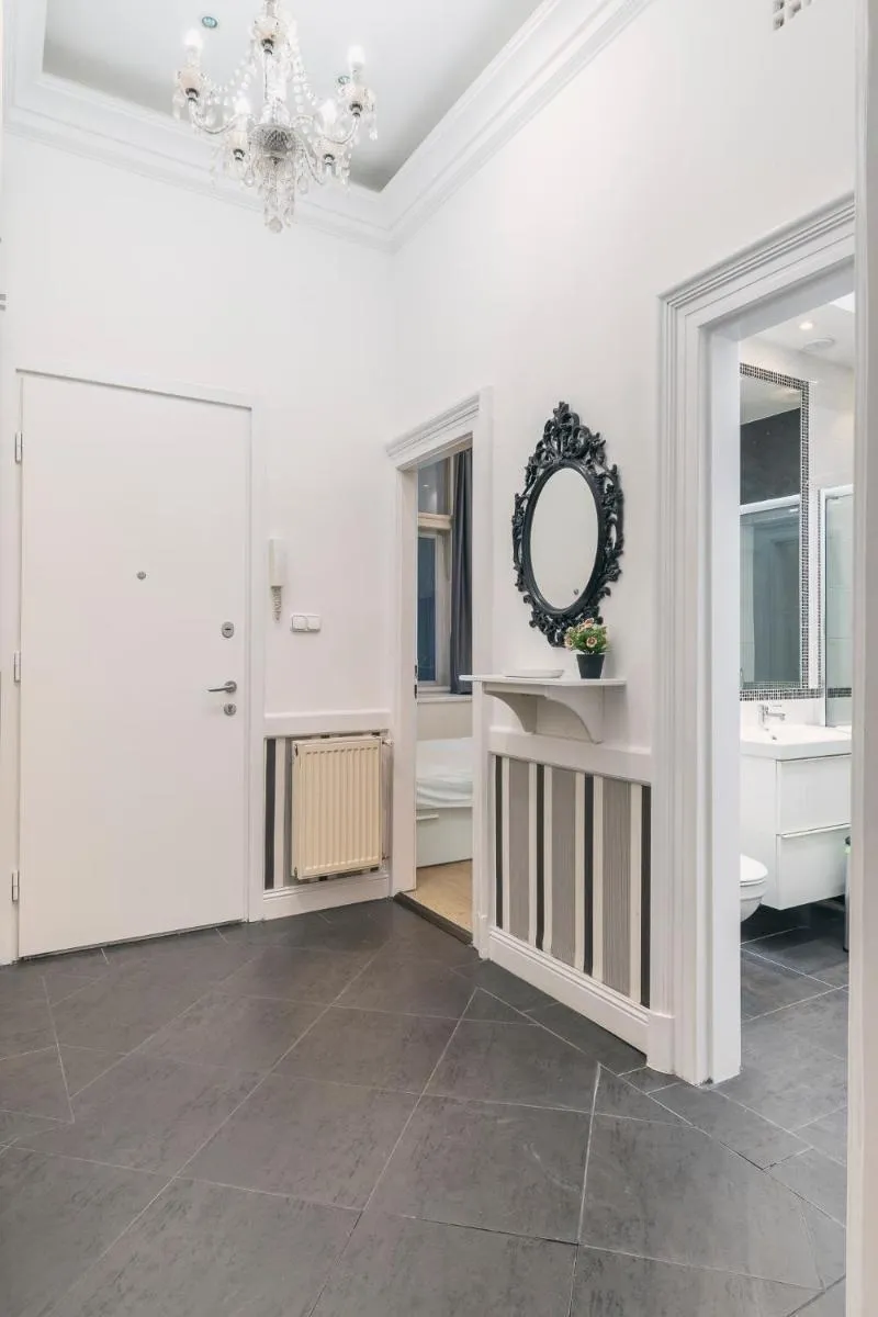 Image 3 of Central Ruin bar 2 bedroom 1.5 bath Apt. Sleeps 6