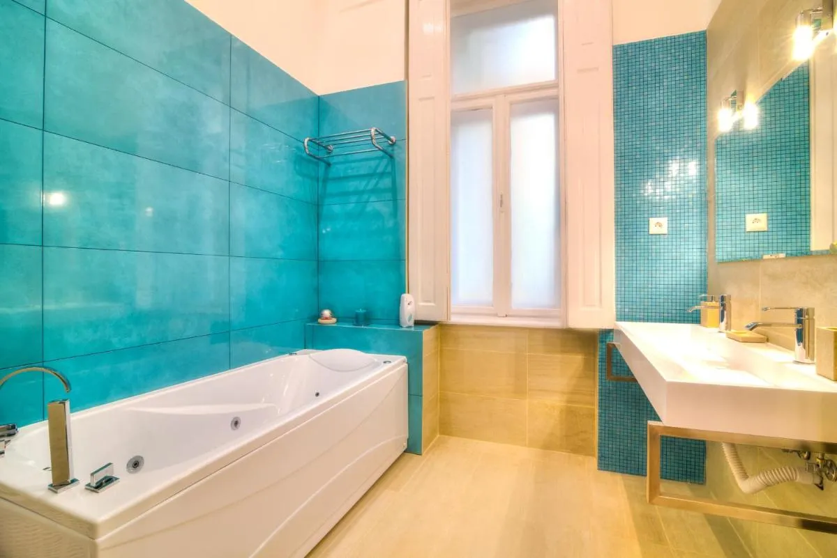 Image 6 of Central Stylish Apartments