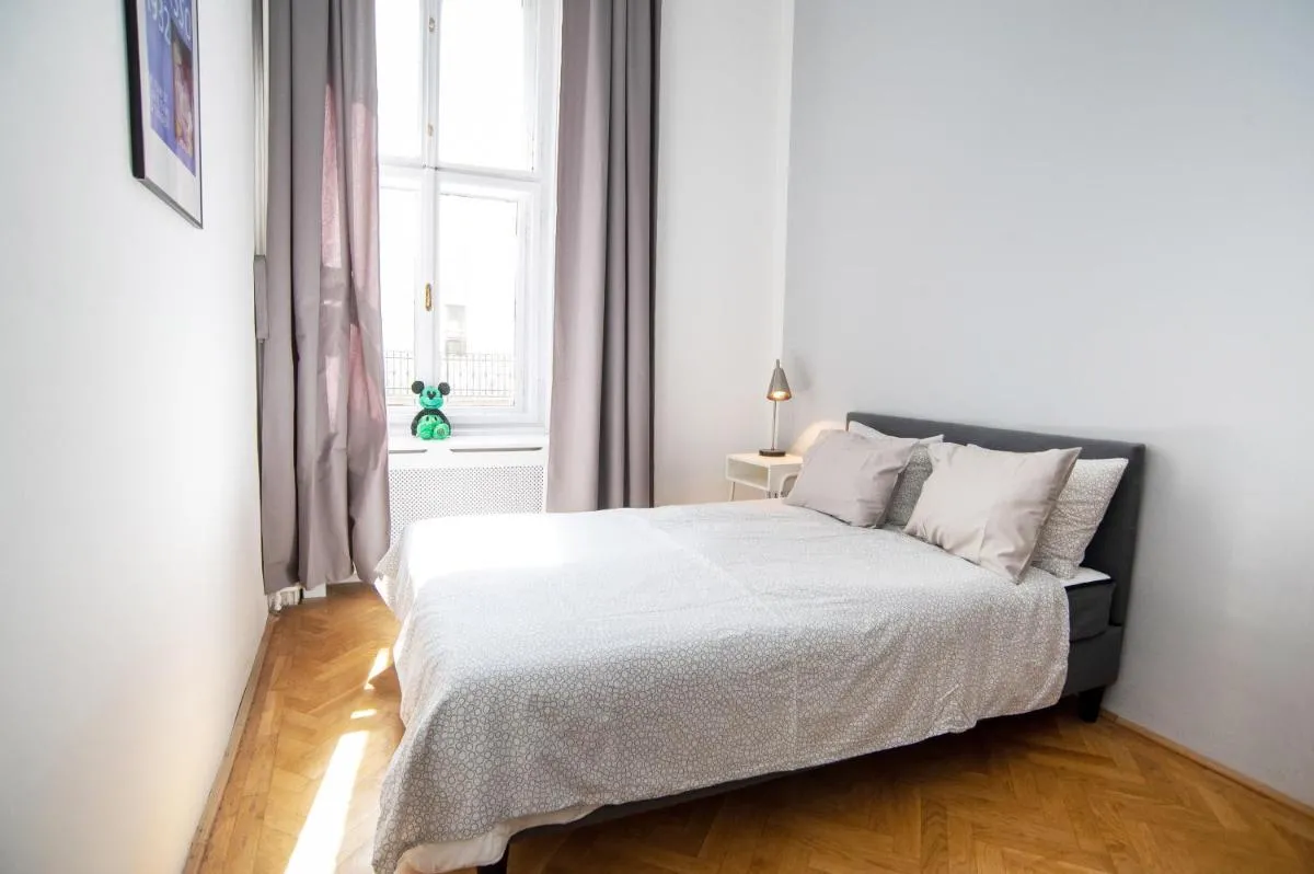 Image 5 of Charming flat close to Danube and 4-Seasons Hotel